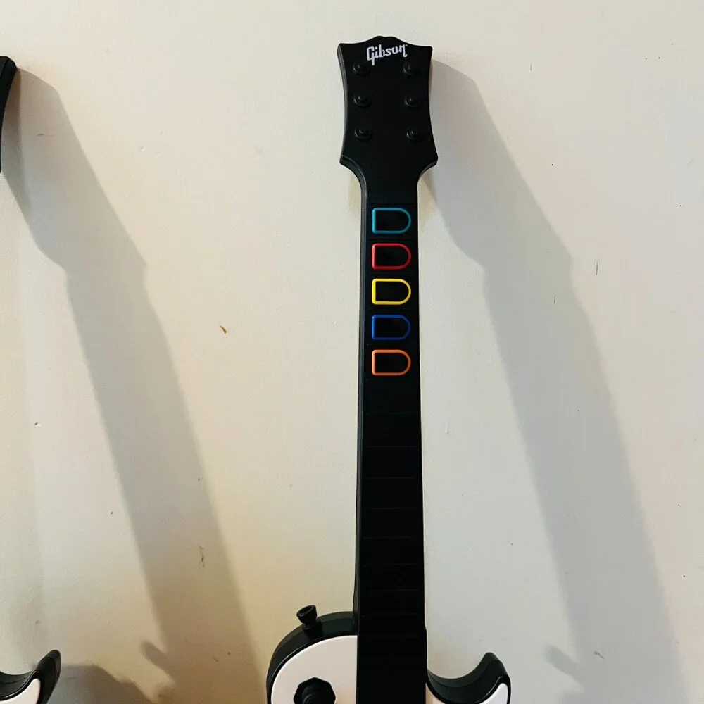 2 Nintendo Wii Wireless LES PAUL Guitar Controller Guitar Hero III & Rock Band